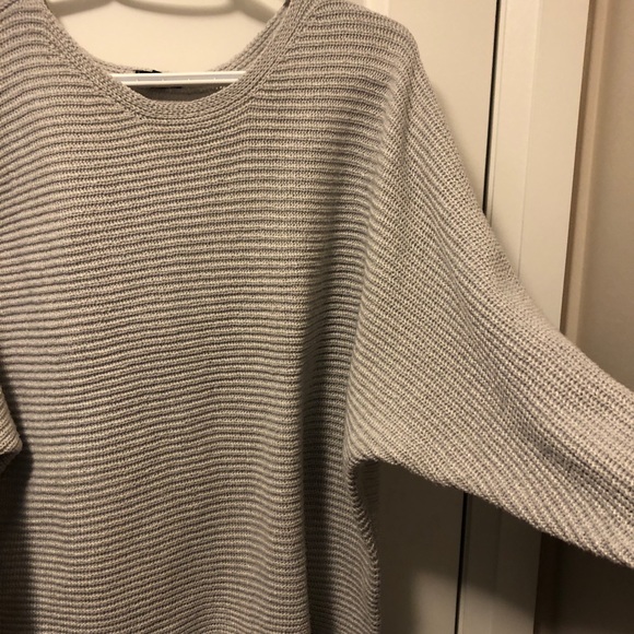 Sweater - Picture 4 of 4